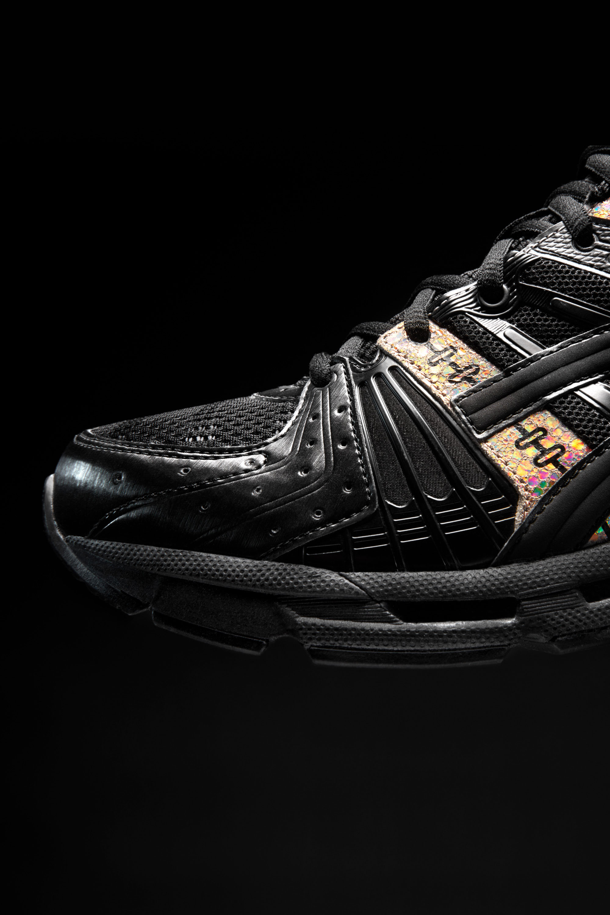 HIGHSNOBIETY ACISIS BLACK SNEAKER © Marcus Gaab